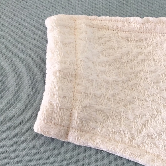 Cream Face Mask W/ Blue Rose & Elastic 2 layers - Picture 4 of 8